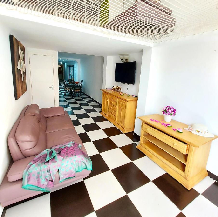 Elegant 3 Bedrooms, Wifi Free Адехе Экстерьер фото