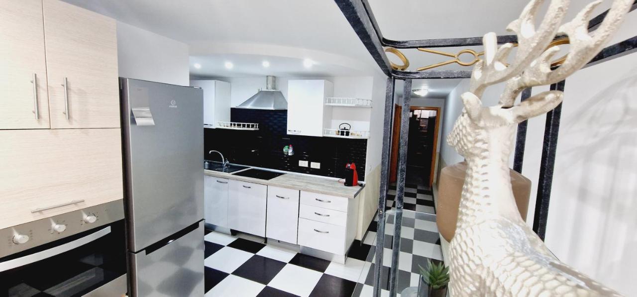 Elegant 3 Bedrooms, Wifi Free Адехе Экстерьер фото